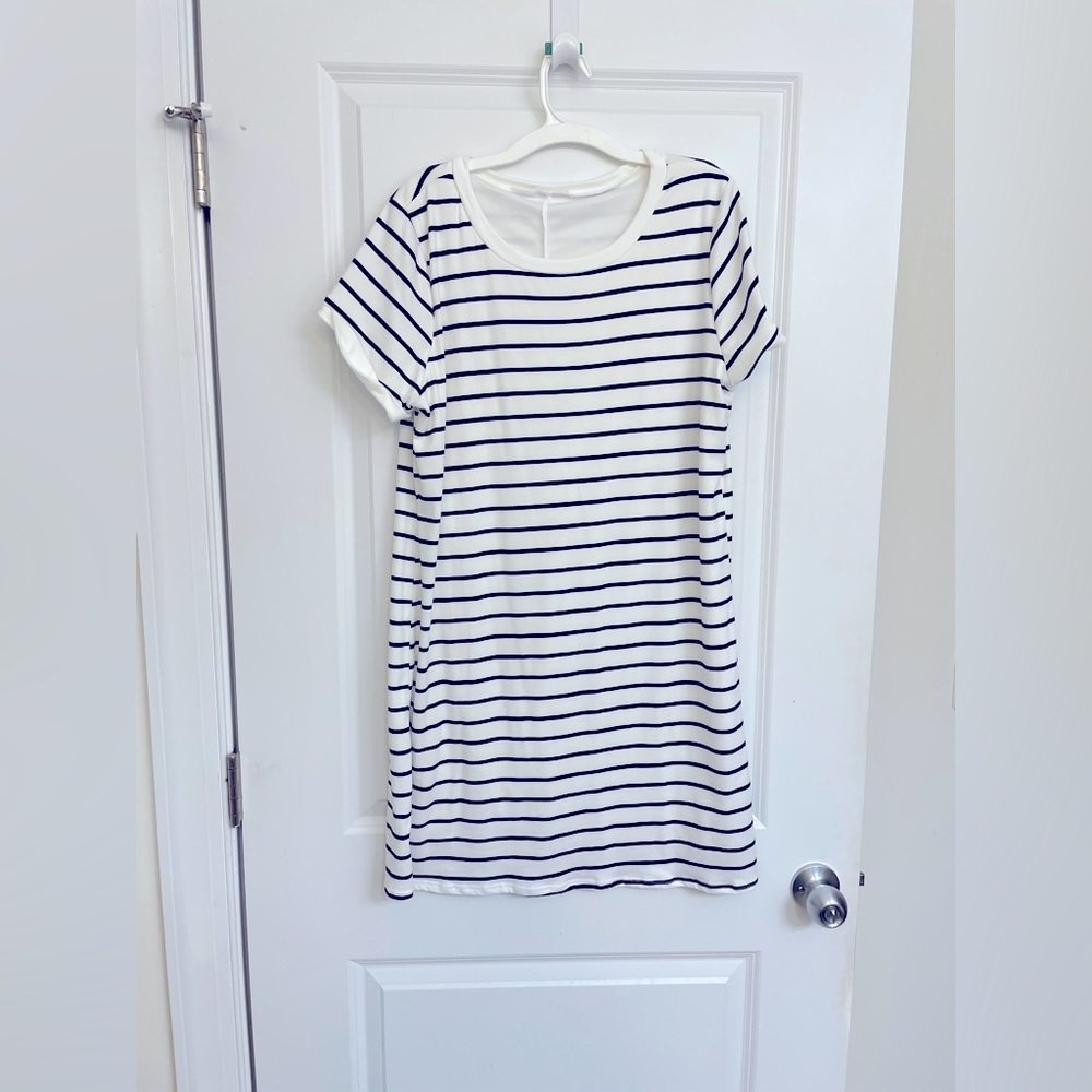 Striped simple dress with underlining bought from Pink Lily never worn